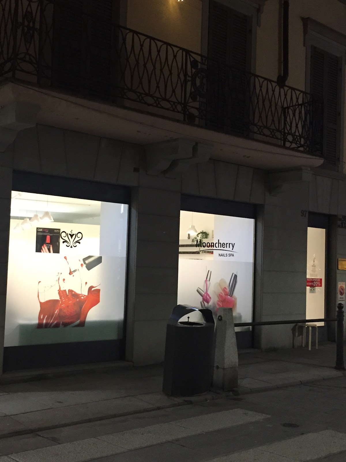 Facciata Mooncherry Nails Spa Bergamo